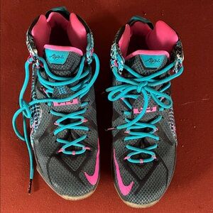 Nike Women's Gray Pink Basketball Sneakers with Teal Laces
